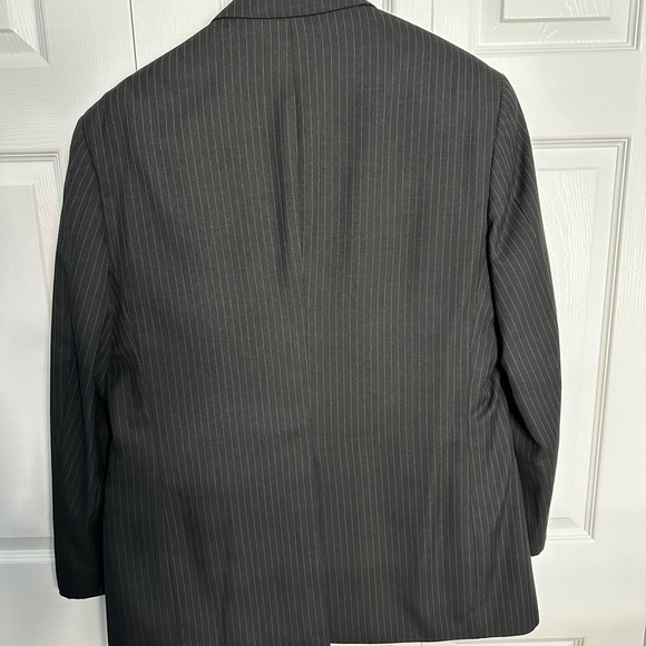 Haggar Dark Gray Pinstripe Men's Suit - Picture 5 of 5